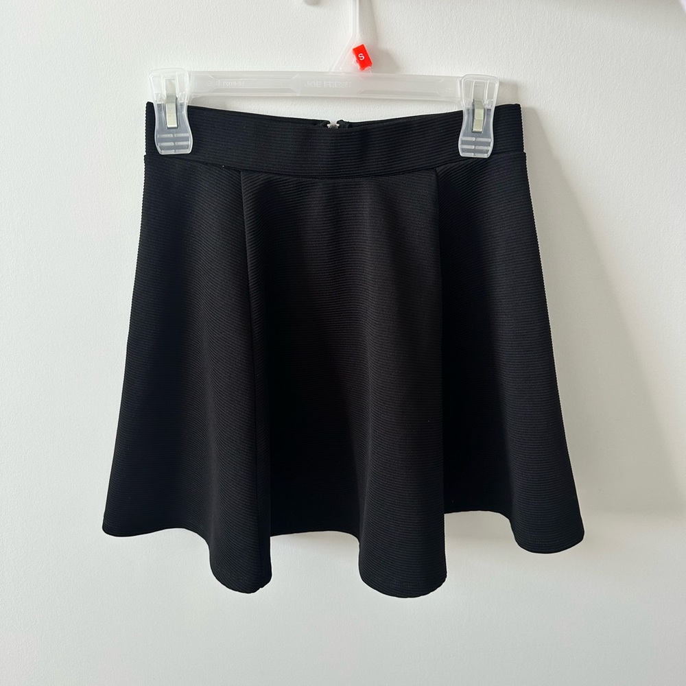 H&M Women’s Small Black Mini Skirt